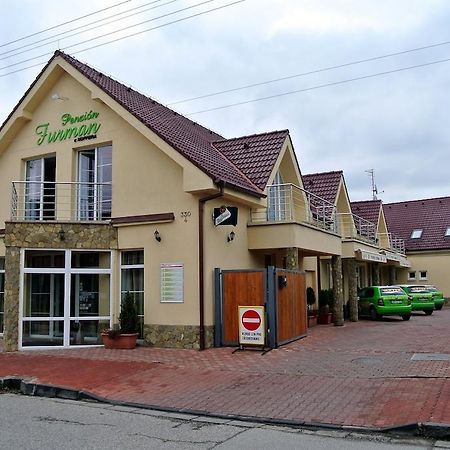 Vráble Penzion Furman U Hoffera المظهر الخارجي الصورة
